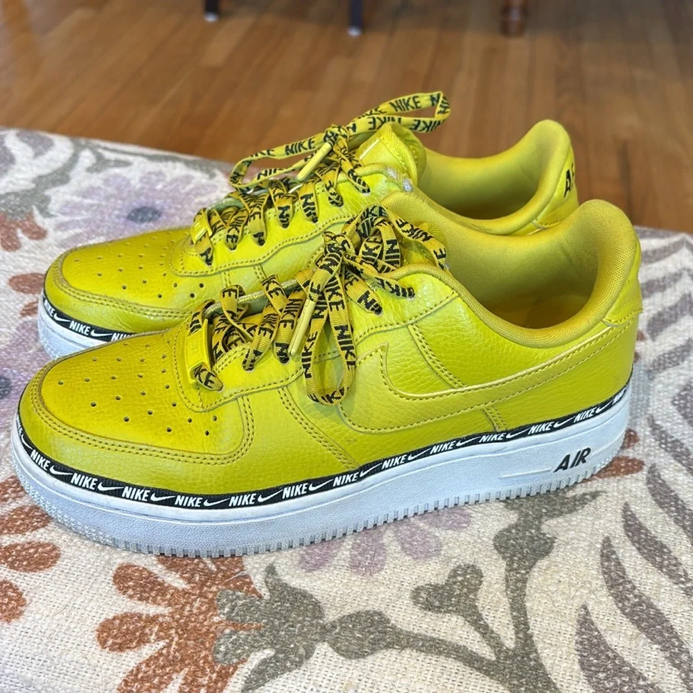 Nike Wmns Air Force 1 Low SE Premium 'Overbranding Bright Citron'